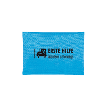 Erste Hilfe Monteur unterwegs blau