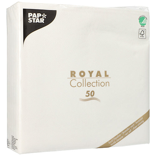 Eine Packung mit 50 weißen PAPSTAR Servietten der „ROYAL Collection“ (1/4-Falz, 48 x 48 cm) der PAPSTAR GmbH. Die Verpackung präsentiert gold-schwarzen Text mit Zertifizierungslogos in den oberen Ecken.