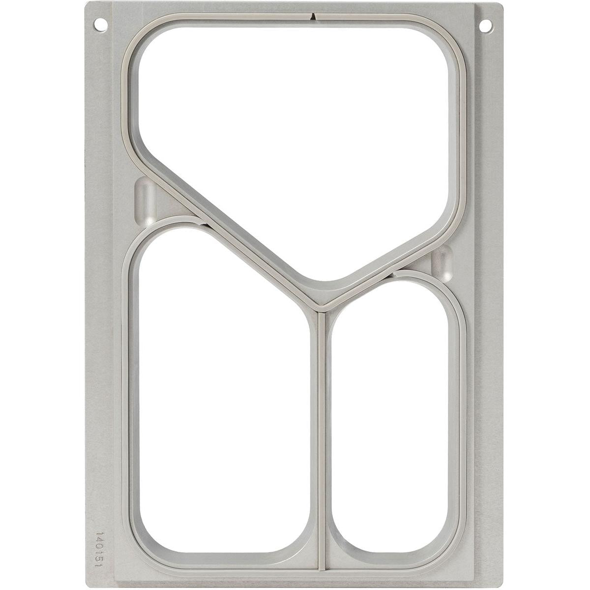 Die Kassette DF10/20 von Duni GmbH ist ein rechteckiger Metallrahmen für drei PP Menüschalen (490/370/200 ml) mit einer trichterförmigen Öffnung oben und zwei abgerundeten Rechtecken unten. Schraublöcher säumen die Ränder. Packung: 1 Stück.