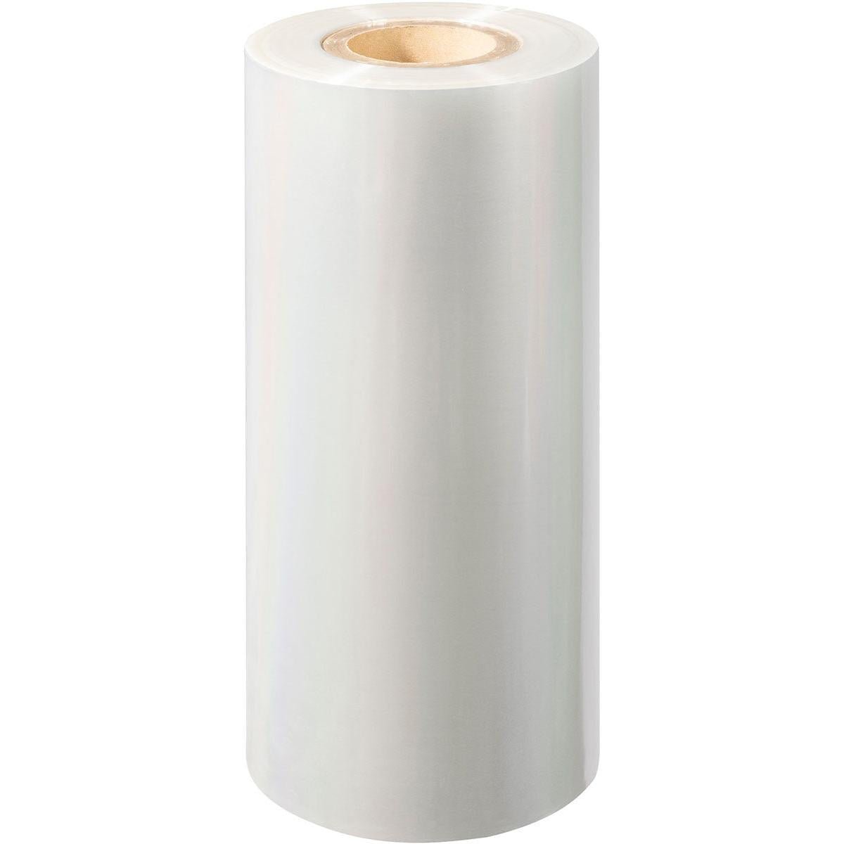 Eine große Rolle PET-Siegelfolie Antifog PET der Duni GmbH mit Pappkern steht aufrecht vor einem weißen Hintergrund.