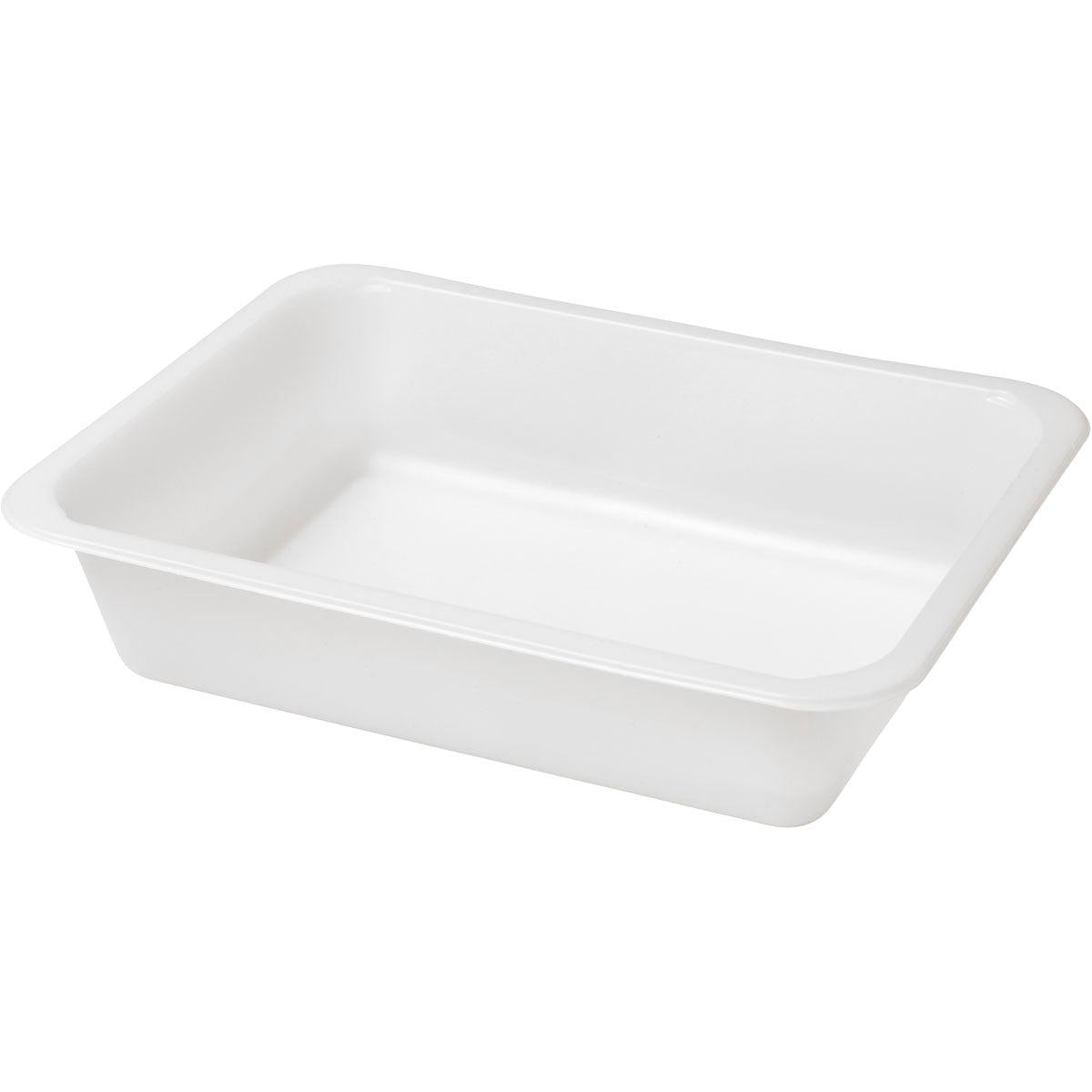 The depicted, eco-friendly Caterline bioplastic sealing tray from Duni GmbH (White, 227x178 mm) with rounded corners and slanted sides is empty and stands against a simple background.