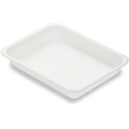 The rectangular, white Caterline bioplastic sealing tray 227x178 from Duni GmbH with a flat edge is ideal as sustainable food packaging and was photographed against a white background.