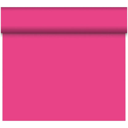 Ein teilweise ausgerollter Dunicel-Tischläufer Tête-à-Tête (24 m x 0,4 m, 20 Abschnitte) der Duni GmbH in leuchtendem Pink wirft einen Schatten entlang der Oberkante; seine glatte Oberfläche ist perfekt für eine elegante Tischdekoration.