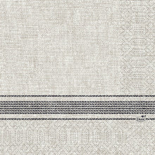 Die Zelltuchservietten 33 x 33 cm 3lagig 1/4 Falz Cocina schwarz von Duni GmbH haben einen strukturierten beigen Stoff mit horizontalen dunkelgrauen Streifen im unteren Bereich und dem Aufdruck "Duni" im gestreiften Bereich. Die Packung enthält 250 Stück.