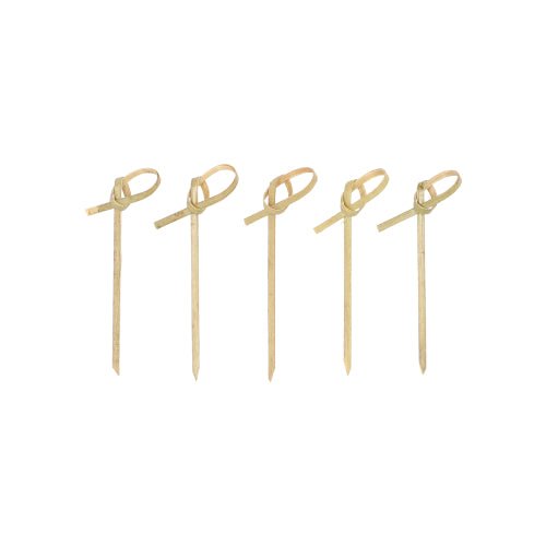 Vierzig PAPSTAR 40 Fingerfood-Picker „pure“ der PAPSTAR GmbH aus Bambus mit spitzen Enden und geschlungenen Knoten stehen übersichtlich und gleichmäßig hochkant auf einem schlichten weißen Untergrund, ideal zum Servieren von Fingerfood.