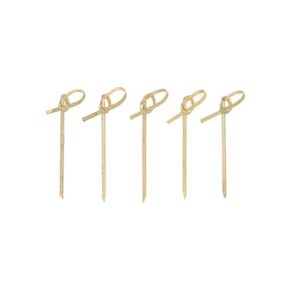 Vierzig PAPSTAR 40 Fingerfood-Picker „pure“ der PAPSTAR GmbH aus Bambus mit spitzen Enden und geschlungenen Knoten stehen übersichtlich und gleichmäßig hochkant auf einem schlichten weißen Untergrund, ideal zum Servieren von Fingerfood.