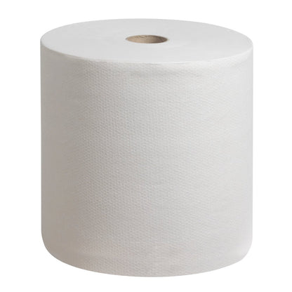 Eine große, weiße Scott® PERFORMANCE Handtuchrolle von Kimberly-Clark GmbH steht aufrecht auf einem unifarbenen Hintergrund - perfekt, um die Händehygiene auf umweltfreundliche Weise zu fördern. 6 Rollen pro Karton.