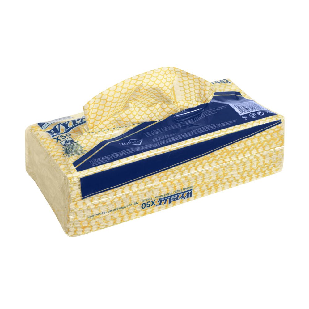 Eine rechteckige gelb-weiße Verpackung der Kimberly-Clark GmbH mit einem Griff enthält gefaltete WypAll® X50 Wischtücher (41,80 x 24,70 cm). Die blau beschriftete Packung ist mit einem Barcode auf der Seite versehen und für eine einfache Handtuchausgabe konzipiert.