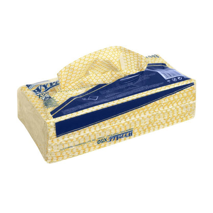Eine rechteckige gelb-weiße Verpackung der Kimberly-Clark GmbH mit einem Griff enthält gefaltete WypAll® X50 Wischtücher (41,80 x 24,70 cm). Die blau beschriftete Packung ist mit einem Barcode auf der Seite versehen und für eine einfache Handtuchausgabe konzipiert.