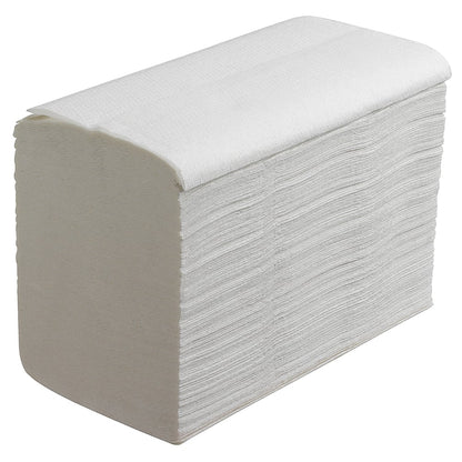 A large stack of Scott® Control™ towels (white, large, 15 clips x 240 sheets) from Kimberly-Clark GmbH is arranged rectangularly and demonstrates the excellent absorbency of these folded towels.