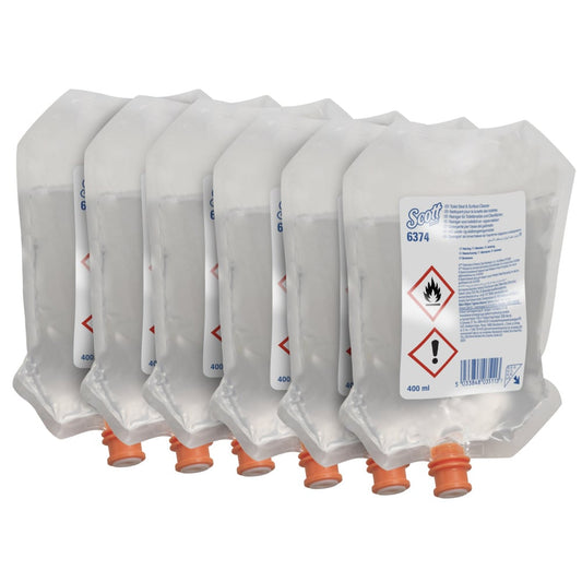 Sechs transparente 400 ml Scott® Reiniger für Toilettensitze und andere Oberflächen Spenderbeutel von Kimberly-Clark GmbH, jeweils mit orangefarbener Kappe und sicherheitsgekennzeichnetem weißem Aufkleber, sind übersichtlich in einem Karton mit 6 Beuteln angeordnet.