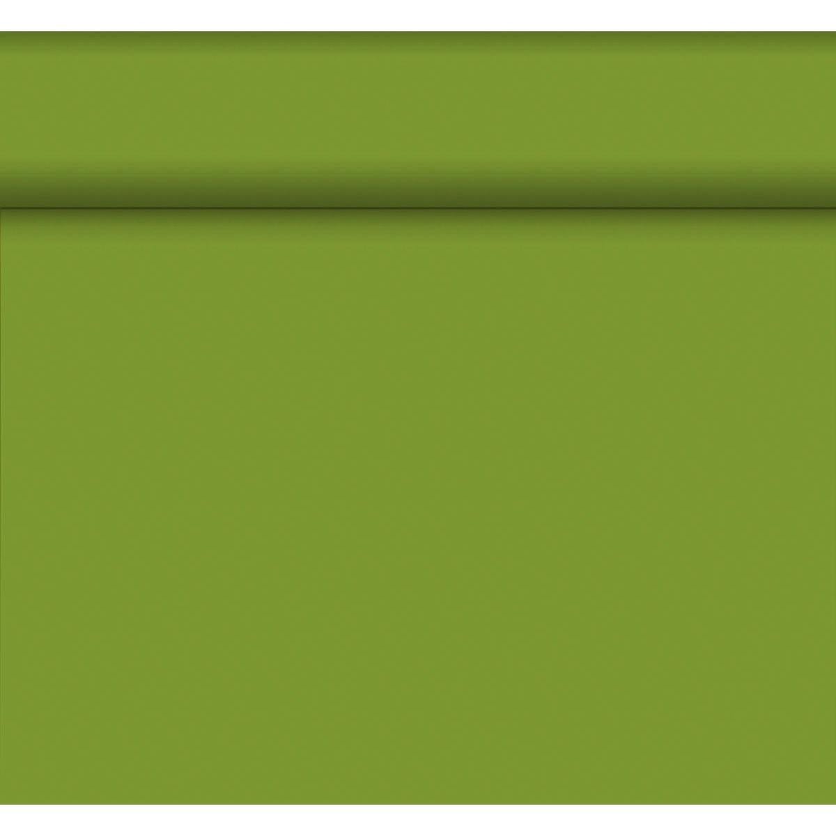 Das Bio-DC-Tete a Tete 0,4x24m von Duni GmbH zeichnet sich durch eine solide olivgrüne Oberfläche mit einer horizontalen erhabenen Linie im oberen Bereich aus, die einen subtilen Schatten erzeugt - ein umweltfreundliches Design, das von biologisch abbaubaren Materialien inspiriert ist.