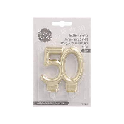 Die PAPSTAR Jubiläumskerzen mit Halter 7 cm "gold" von PAPSTAR GmbH ist eine goldene Jubiläumskerze in Form der Zahl 50, verpackt mit einem Halter aus klarem Kunststoff mit mehrsprachigem Text zur einfachen Verwendung.