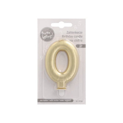 Die PAPSTAR GmbH Zahlenkerze mit Halter 7 cm "gold" kommt in einer Kunststoffverpackung mit weißem Hintergrund, mehrsprachigem Text und einem mitgelieferten Halter - ideal als Kuchendekoration oder Geburtstagskerze.