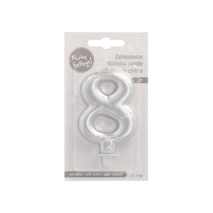 The PAPSTAR GmbH number candle with holder 7 cm "silver" is a silver number candle (8) in a transparent blister pack with multilingual labeling and a bright "Party Feeling!" sticker.