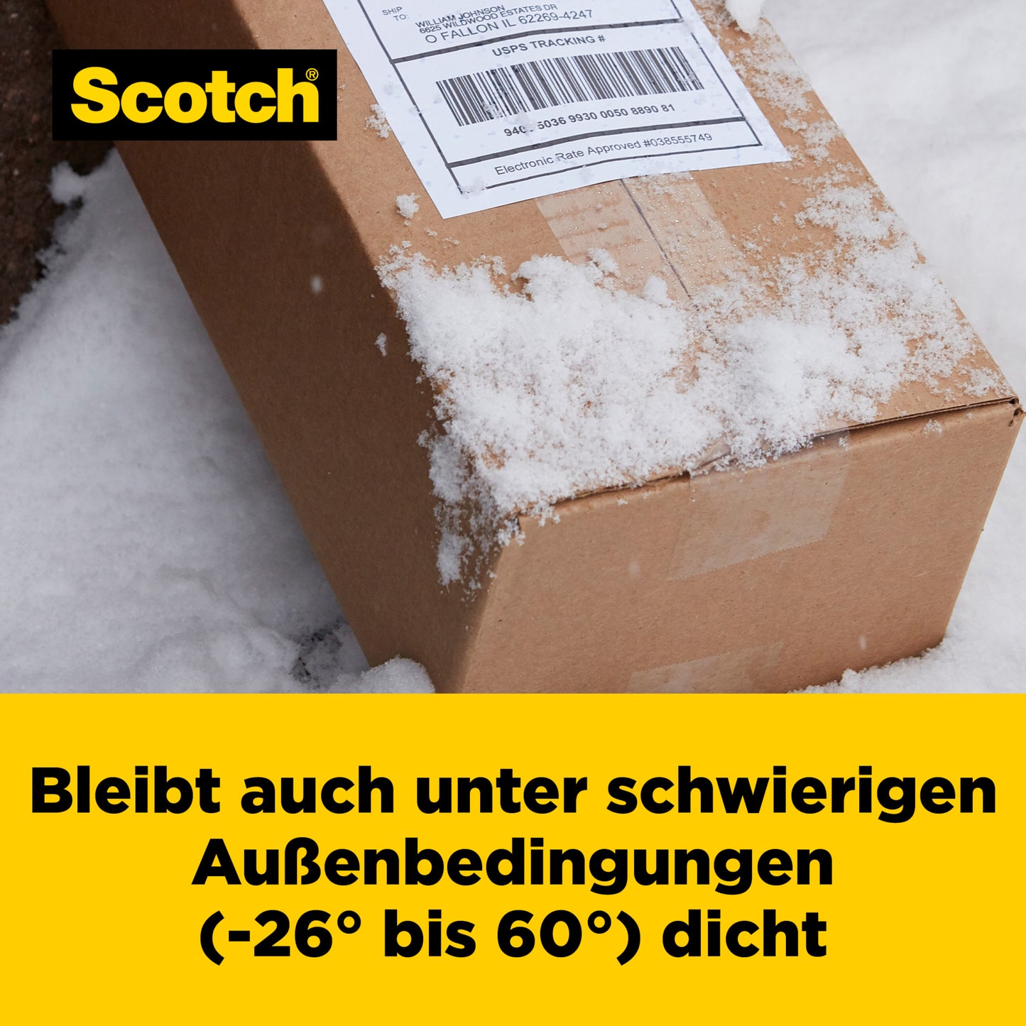 Ein verschneites Kartonpaket im Freien zeigt ein Versandetikett. Der Text in Deutsch lautet: "Scotch® Box Lock™ Verpackungsklebeband 48 mm x 20,3 m von 3M Deutschland GmbH bleibt auch bei -26° bis 60° zuverlässig dicht.