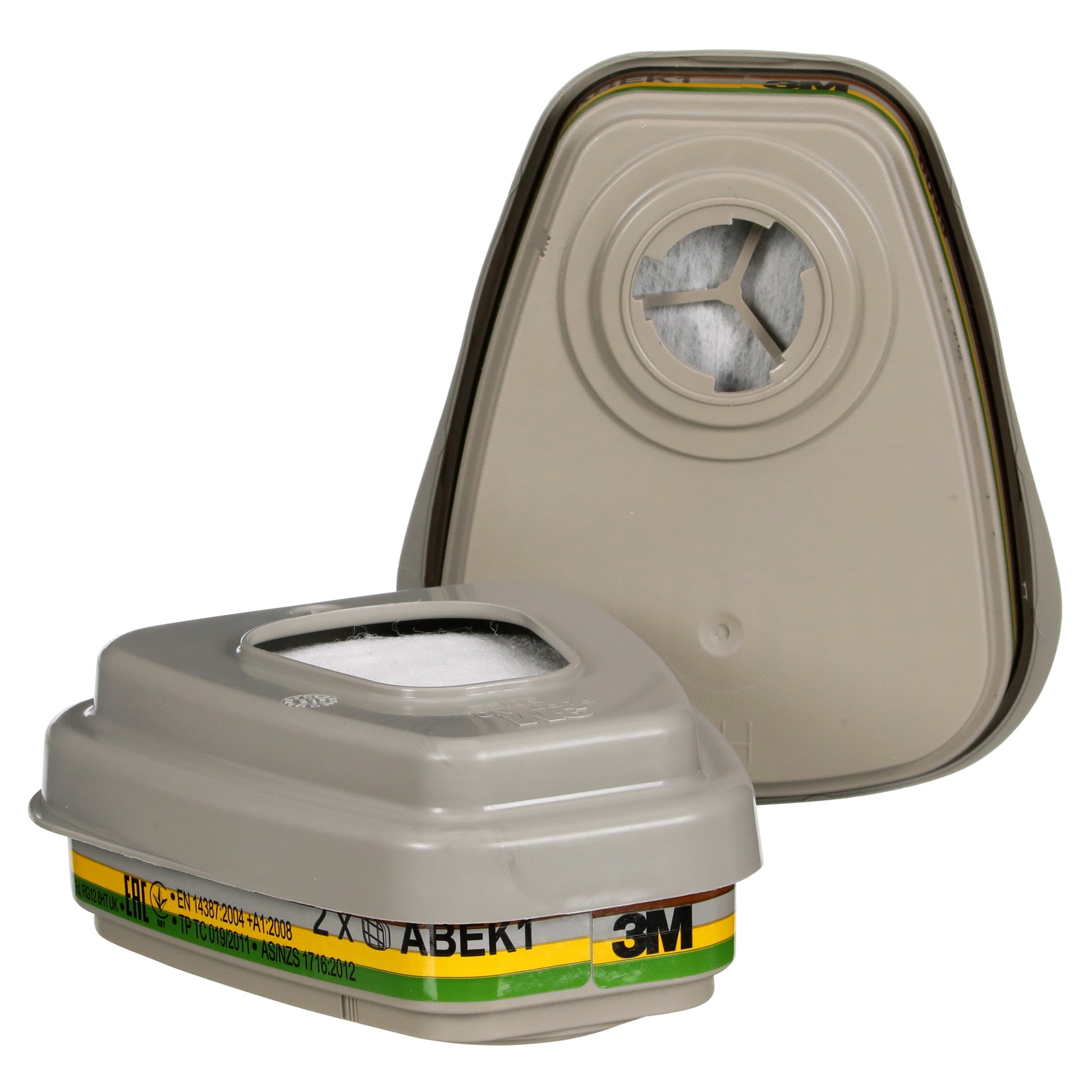 Abgebildet sind zwei graue 3M™ Filtersatz 6004-1SP ABEK1P3 Kombinationsfilterpatronen (2x6059, 2x5935, 2x501) der 3M Deutschland GmbH - eine aufrecht und eine flach, jeweils mit abgerundeter Dreiecksform und seitlichen Etiketten mit Codes.