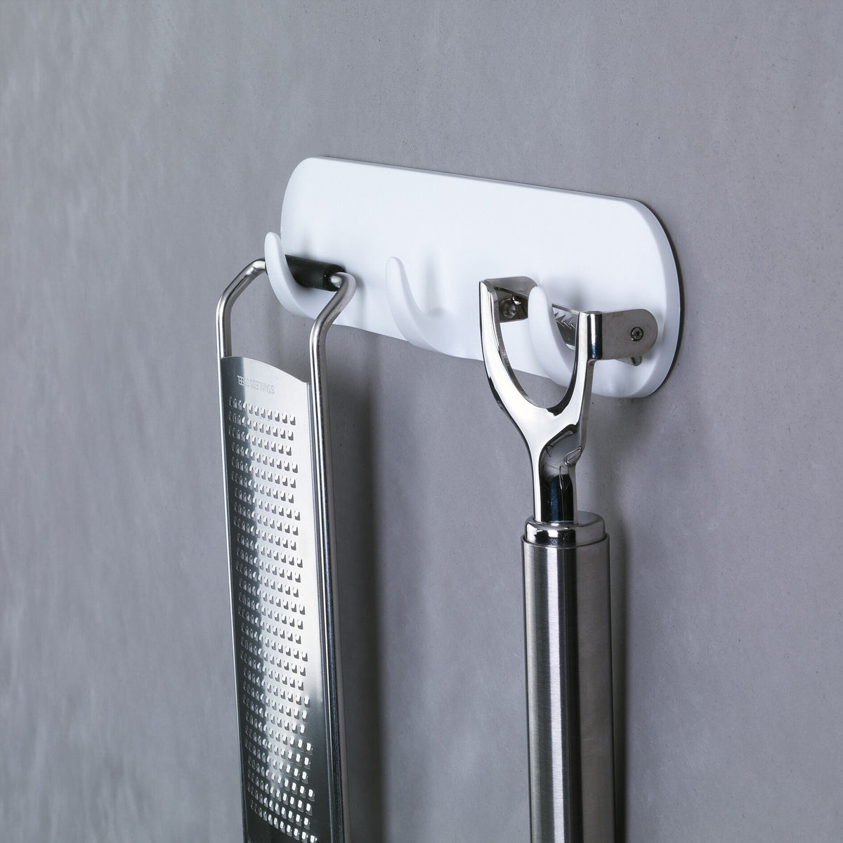 tesa Powerstrips Hakenleiste – Anwendung