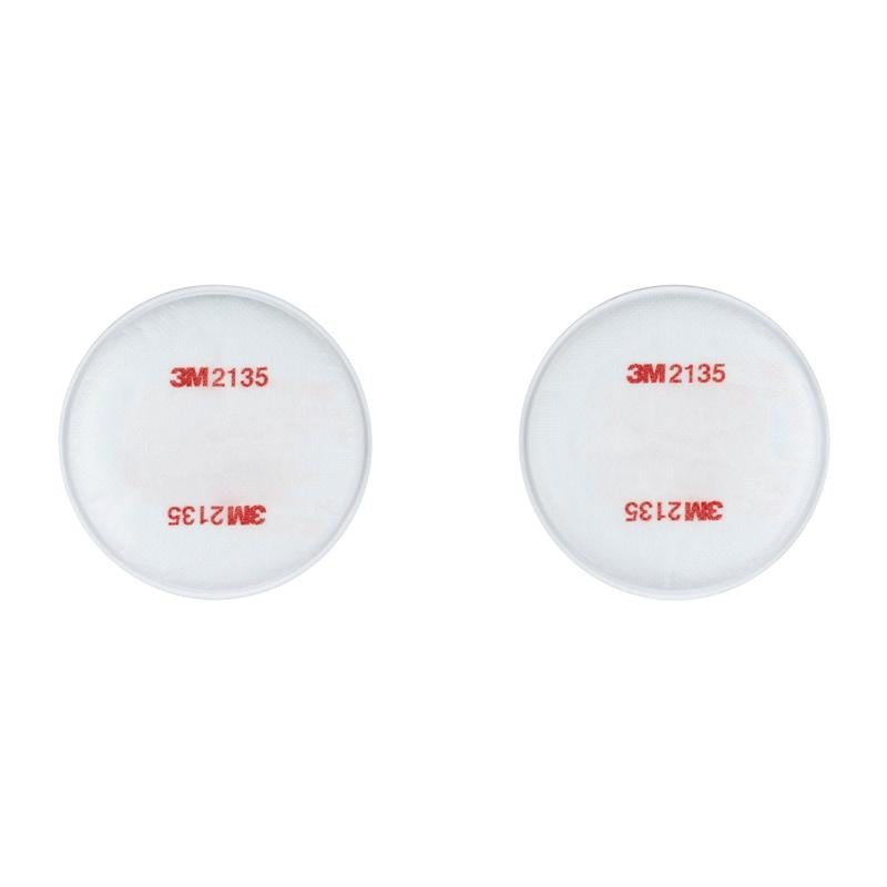 Ein Paar weißer 3M™ Partikelfilter 2135, P3 (1 Paar/Packung) von 3M Deutschland GmbH, jeweils mit der roten Aufschrift "3M 2135" auf weißem Hintergrund.