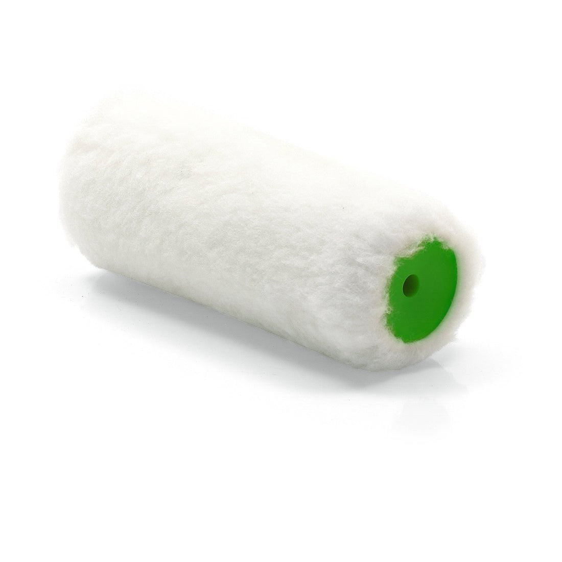 Der Nölle Profi-Pinsel Malerwalze Vestan, 18 cm lang mit 20 mm Florhöhe und Ø 48 mm, hat einen weißen zylindrischen Mantel und einen grünen Kunststoffkern. Ideal für einen gleichmäßigen Auftrag von Dispersionsfarbe. Marke: Nölle Profi Pinsel Bürsten- & Pinseltechnik e.K.