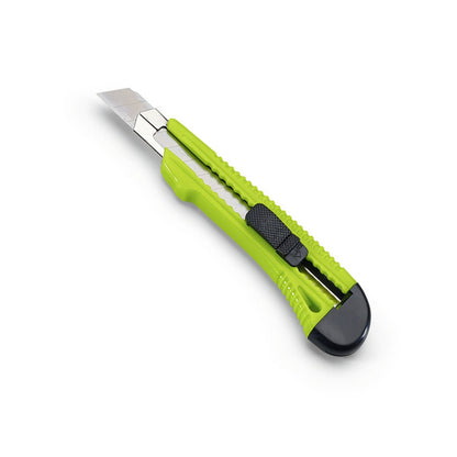 The Nölle Profi Brush snap-off knife with metal guide from Nölle Profi Brush Bürsten- & Pinseltechnik e.K., in green-black design with retractable segment blade, is depicted on a white background.