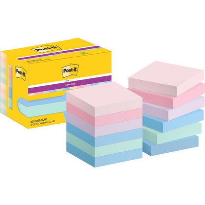 A yellow box of Post-it® Super Sticky Notes (47.6 mm x 47.6 mm, 90 sheets/block, 100% PEFC) from 3M Deutschland GmbH stands next to two stacks of pastel-colored blocks with pink, blue, green, and purple sheets.