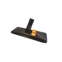Die TASKI AERO Kombi-Gleitdüse 32mm von Diversey Deutschland GmbH & Co. OHG, für TASKI AERO (1 Stück), überzeugt mit Zentralanschlussrohr und orangem Schalter - bestens geeignet für vielseitige und effiziente Reinigung.