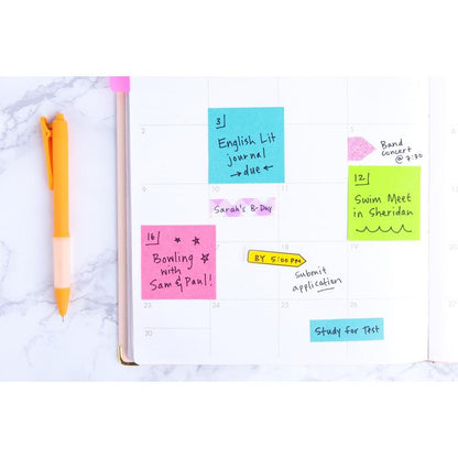 A planner shows colorful Post-it® Notes (76x76mm, 100 sheets, 100% PEFC from 3M Deutschland GmbH) with reminders: English literature journal on the 3rd, Sarah's birthday on the 8th, band concert on the 9th, swim meet on the 12th. Pen beside it.