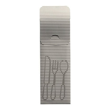 Die PAPSTAR 100 Bestecktaschen (23,5 x 7,3 cm) der PAPSTAR GmbH verfügen über grau-weiße Streifen, Besteckzeichnungen und eine offene Klappe mit einer farbigen Bistroserviette – ideal für die stilvolle Besteckpräsentation in jedem Gastronomie-Umfeld.