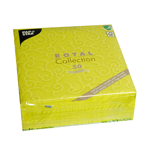 Eine versiegelte Packung mit 50 grünen PAPSTAR Servietten 40 x 40 cm (ROYAL Collection, 1/4-fold) der PAPSTAR GmbH, mit dezentem Wirbelmuster und Recycling- und Zertifizierungssymbolen auf der Verpackung.