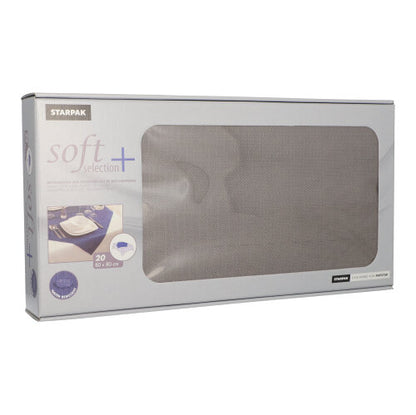 Eine rechteckige Box mit 20 stoffähnlichen Mitteldecken aus Vlies „Soft Selection Plus“ von Starpak (80 x 80 cm) verfügt über ein transparentes Fenster, durch das die weichen Servietten im Inneren sichtbar sind. Die überwiegend graue Verpackung hebt das Soft Selection Plus-Logo und die Details hervor.