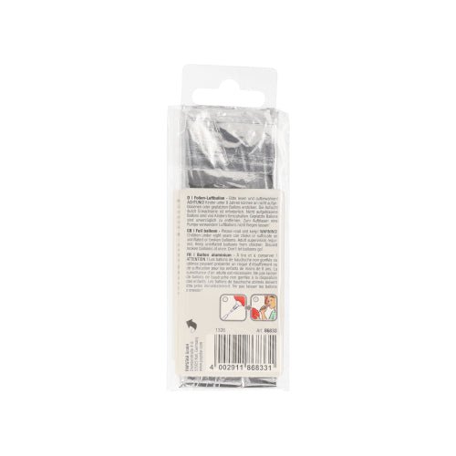 Der PAPSTAR Folienluftballon 35 x 20 cm in Silber der PAPSTAR GmbH wird in einer Klarsichtverpackung mit mehrsprachigem Gebrauchshinweis, Barcode und Anwendungsabbildung geliefert – ideal für Ihre nächste Dekoration zum Thema Silber.