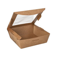 Ein brauner, rechteckiger PAPSTAR Feinkostboxen eckig Lebensmittelbehälter (650 ml) mit klarem Sichtfenster, teilweise geöffnetem Scharnierdeckel, dargestellt auf weißem Hintergrund. "100% Fair" | 40 Stück | Marke: PAPSTAR GmbH.
