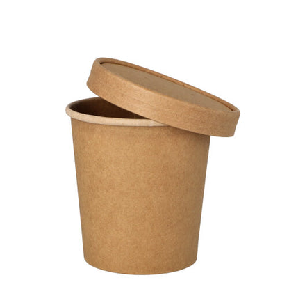 Ein PAPSTAR Suppenbecher rund, 9,8 cm in braun mit passendem Deckel von PAPSTAR GmbH liegt schräg aufeinander auf weißem Hintergrund. Ideal für Suppen und erhältlich im 25er-Set.