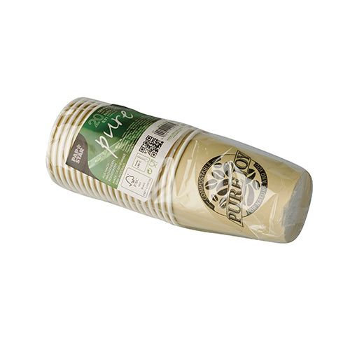 Ein versiegelter Stapel PAPSTAR 20 Trinkbecher, Pappe 0,2 l Ø 8 cm von der PAPSTAR GmbH mit einem grün-weißen Etikett mit Produktinformationen und QR-Codes auf weißem Hintergrund.