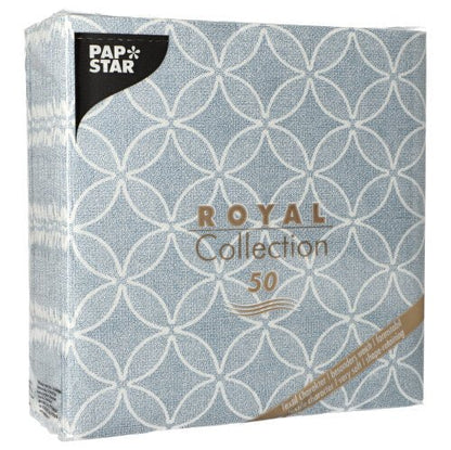 Eine quadratische Verpackung der PAPSTAR GmbH 50 Servietten "ROYAL Collection" 1/4-Falz, 40 x 40 cm, in Blau, zeigt ein hellblau-weißes geometrisches Muster mit Produktangaben und dem Aufdruck "ROYAL Collection 50" auf der Vorderseite.