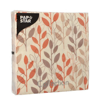 Eine Packung PAPSTAR 20 rote 3-lagige Servietten (33 x 33 cm, 1/4-fach gefaltet) der PAPSTAR GmbH, verpackt in einer durchsichtigen Kunststoffverpackung.