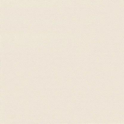 Ein dezentes, feines Gittermuster überlagert eine glatte, strukturierte Oberfläche in einem hellen Champagnerton, ähnlich wie bei PAPSTAR GmbH 50 Servietten "ROYAL Collection" 1/4-Falz 40 x 40 cm.