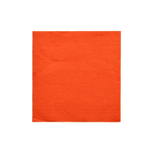 Eine PAPSTAR Servietten 1/4-Falz, 24x24 cm in nektarine aus der "DAILY Collection" steht mittig auf weißem Grund. Diese Serviette der PAPSTAR GmbH hat eine dezent strukturierte Oberfläche und wird in der praktischen 1/4-Falz-Faltung (20 Stück) geliefert.