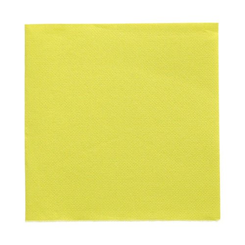 Against a white background is a single yellow paper napkin from the 50-napkin “DAILY Collection” (1/4-fold, 32 x 32 cm) from the PAPSTAR GmbH is shown.