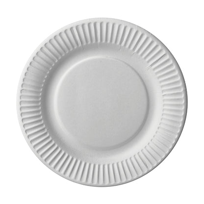 The Starpak 50 plates, round cardboard – simple white, round paper plates with a textured edge – are depicted from above on a white background and are ideal for parties and events.