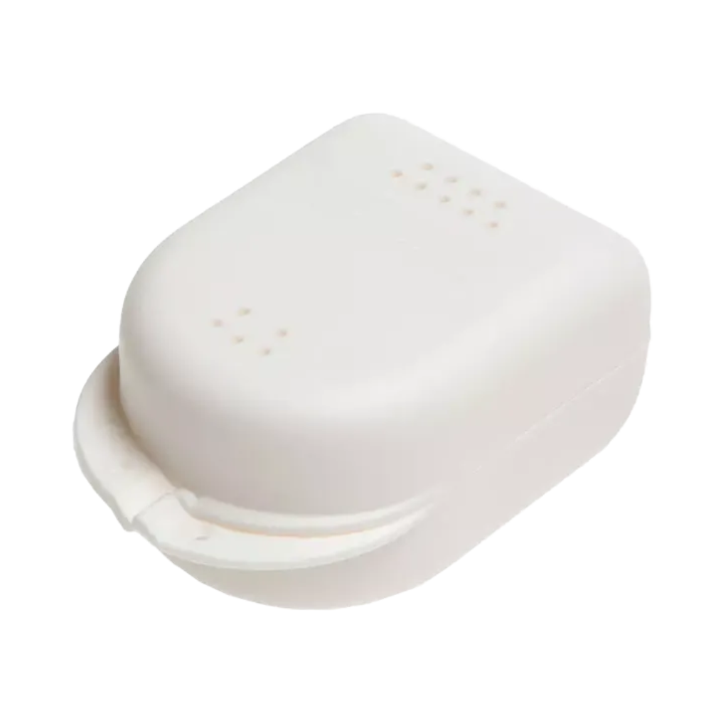 This AMPri PP Dental braces box for children 90 x 60 x 45 cm, offered by AMPri Handelsgesellschaft mbH, is a white, rectangular polypropylene container with a flip lid and small ventilation holes on the top and sides, making it ideal for storage or transport. Available in various colors and packaged in a set of 14 pieces.