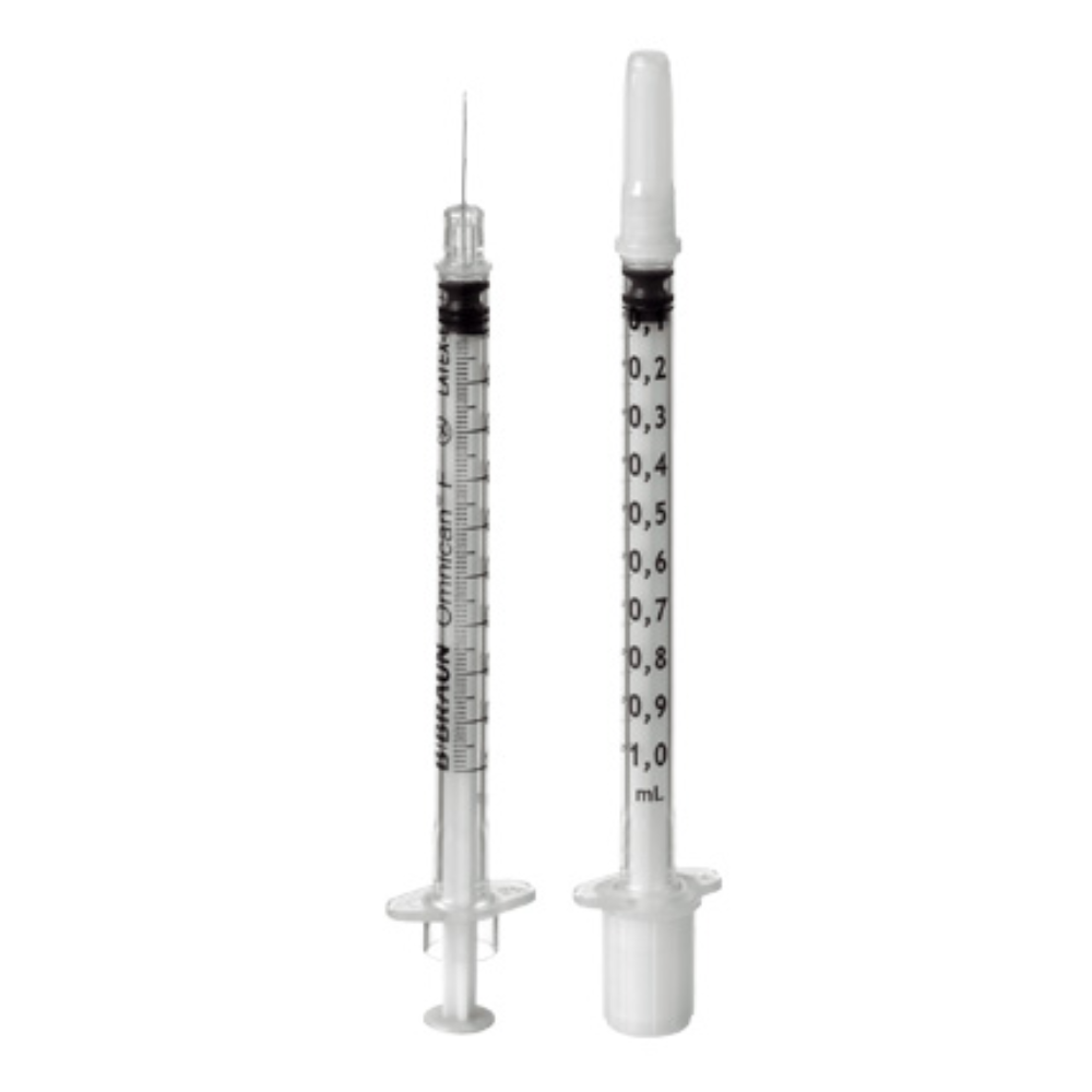 Two B. Braun Omnican®-F syringes, one with an integrated needle and one with a cap, stand vertically. Each syringe features milliliter measurement markings with black text on its transparent plastic cylinder, making it ideal for subcutaneous injections against a simple white background.