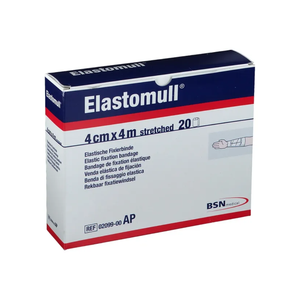 Ausgestellt ist eine Schachtel mit elastischer Fixierbinde BSN Elastomull® der BSN Medical GmbH, bekannt für ihren hohen Baumwollanteil und ihre gute Hautverträglichkeit. Auf der Verpackung sind die Maße der Binde gedehnt 4 cm x 4 m angegeben, mit 20 Stück im Inneren.