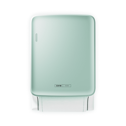 Die CWS PureLine Dry | Packung (1 Stück) ist ein schlanker, rechteckiger, mintgrüner Papierhandtuchspender mit minimalistischem Design, der einen sichtbaren Stapel weißer Handtücher und ein kleines Metalletikett am unteren Rand aufweist.