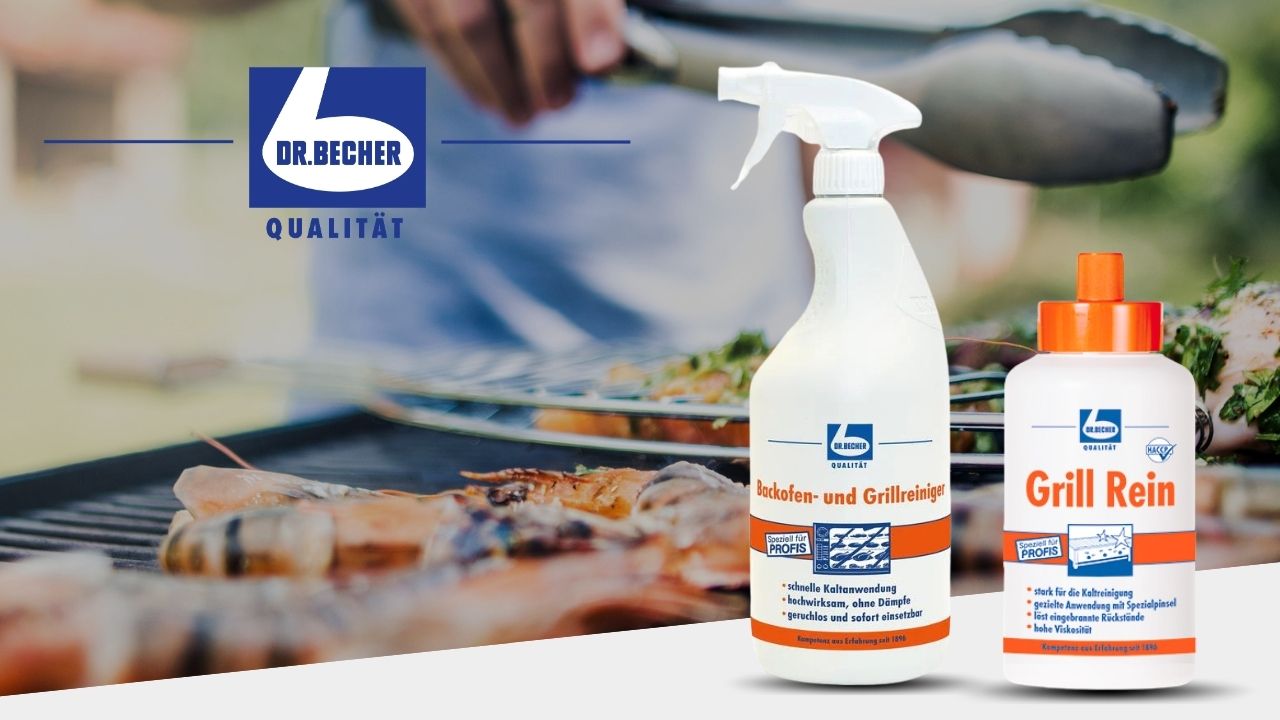 Banner mit Dr. Becher Qualitätslogo vor unscharfem Grill-Hintergrund. Im Vordergrund stehen zwei Reinigungsprodukte: „Backofen- und Grillreiniger“ in einer Sprühflasche und „Grill Rein“ in einer Dosierflasche.