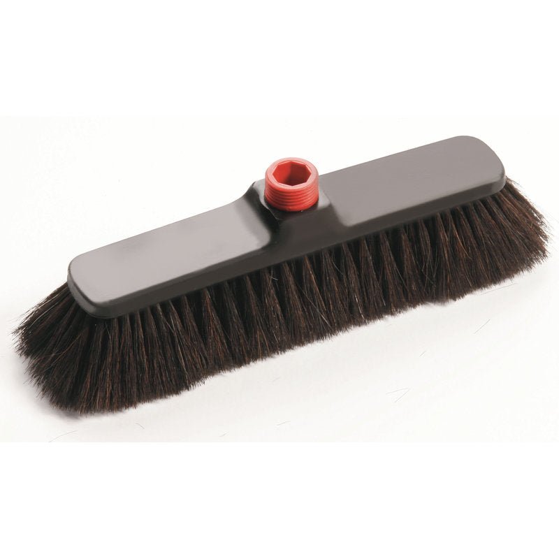 Der Besenkopf IN-UP BESEN, ROSSHaar/POLYESTER 290x45x57mm von Haug Bürsten KG hat dichte dunkle Borsten und ein rotes Gewindeloch zur Stielbefestigung, perfekt für eine effiziente Reinigung. Packung mit 10 Stück.