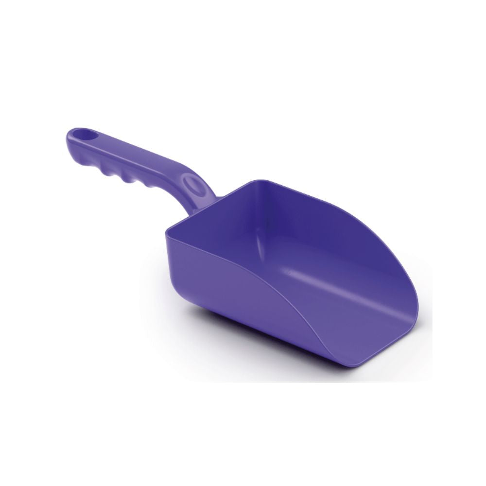 The Haug small hand scoop from Haug Bürsten KG made of violet polypropylene with a short handle and textured grip has a rectangular shape and a slightly curved front edge. It is ideal for the food industry and sits elegantly on a plain white background.