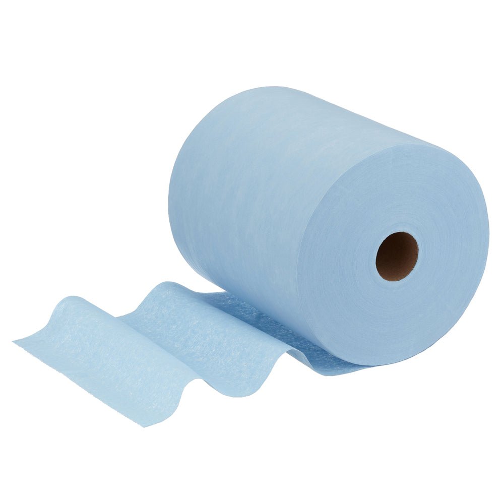 Eine große WypAll® X60 General Clean Großrolle (blau, 1 Rolle x 500 Blatt) der Kimberly-Clark GmbH ist mit einigen ausgerollten Blättern abgebildet. Der sichtbare Pappkern unterstreicht die Eignung für professionelle Reinigungsaufgaben.