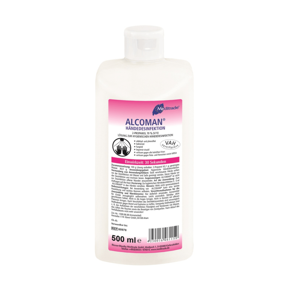 Eine weiße 500-ml-Plastikflasche Meditrade Alcoman® Händedesinfektionsmittel der Meditrade GmbH mit einem rosa-weißen Etikett, auf dem Produktinformation, Gebrauchsanweisung, 500 ml Volumen und viruzide Wirkung gegen MRSA angegeben sind.